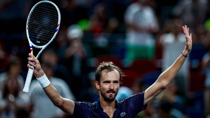 黑白直播体育-关于澳大利亚网球队险胜法国网球队，梅德韦杰夫关键制胜的信息