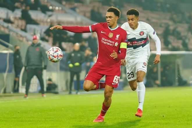 黑白直播免费体育直播-丹麦完胜曼联，莱万高光表现