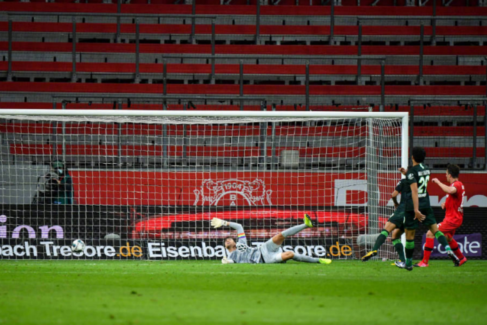 中国对阵勒沃库森,哈弗茨持续制造杀伤 中国对阵勒沃库森,哈弗茨持续制造杀伤