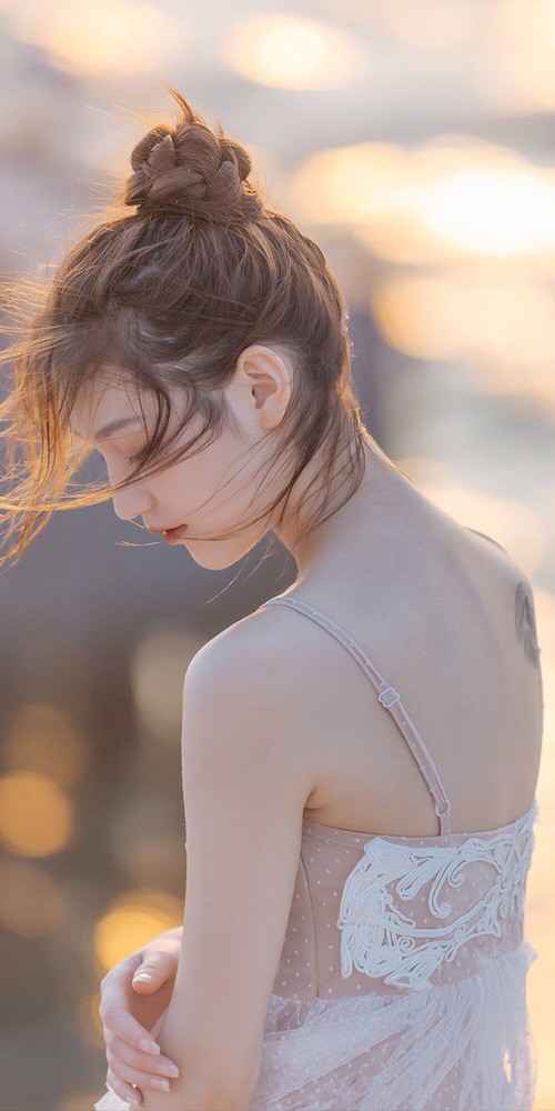 跨越疆界的战术实验,格列兹曼客串帅印,引领多国联队力克加纳