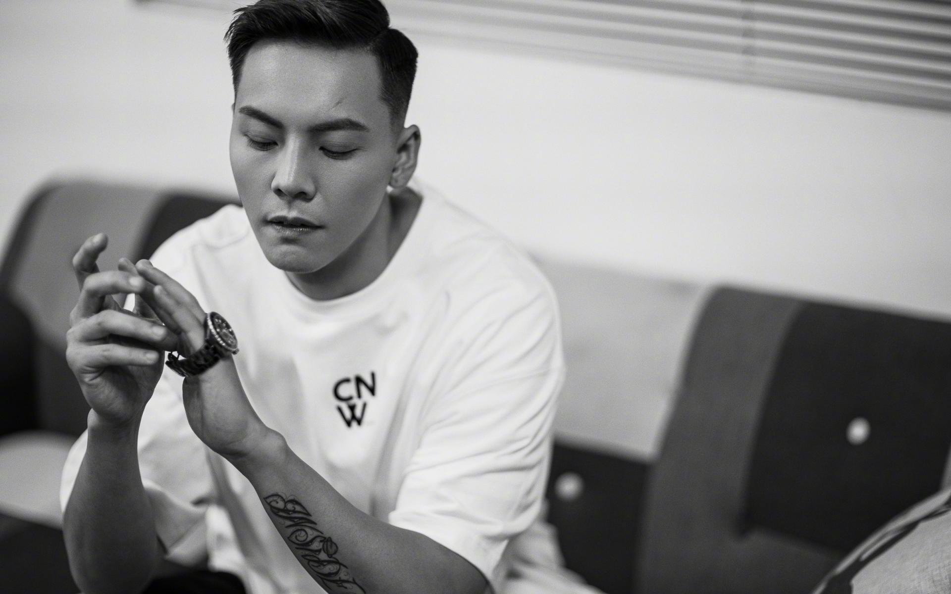 北欧风暴席卷波斯湾，控球为王，库尔图瓦领衔比利时力克阿联酋锁定2026世界杯出线关键战